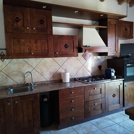 B&B I Ghiri Canzo エクステリア 写真